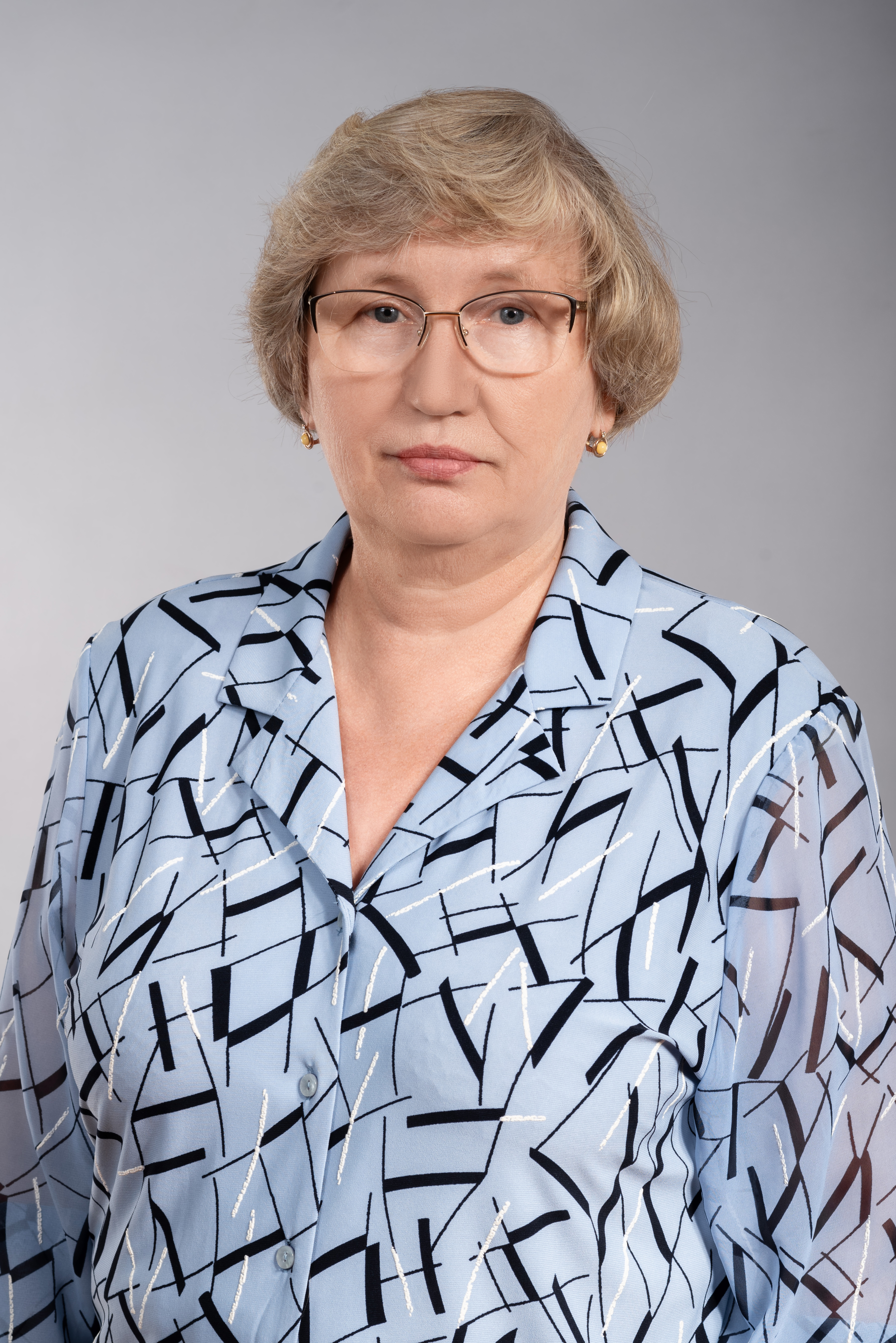 Азябина Евгения Ивановна.